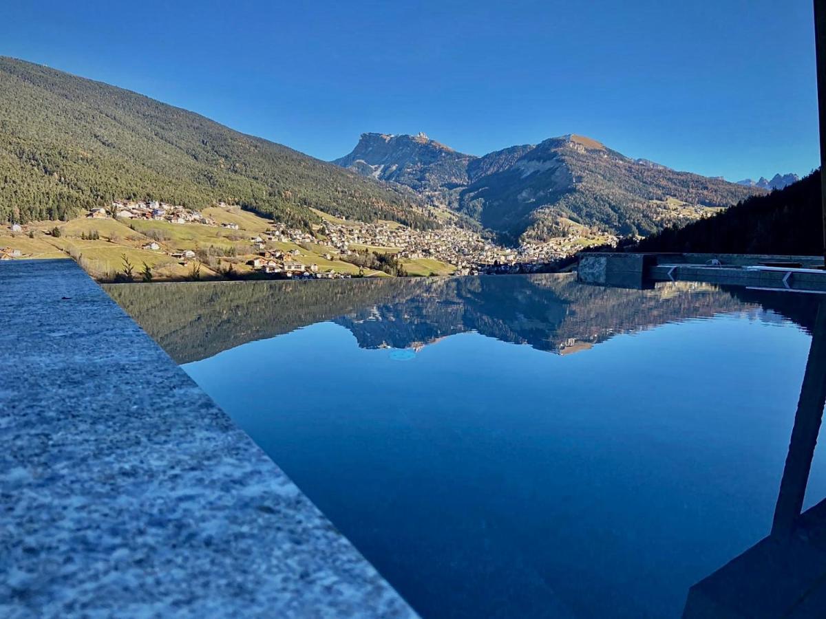 Hotel Niblea Dolomites オルティゼーイ エクステリア 写真