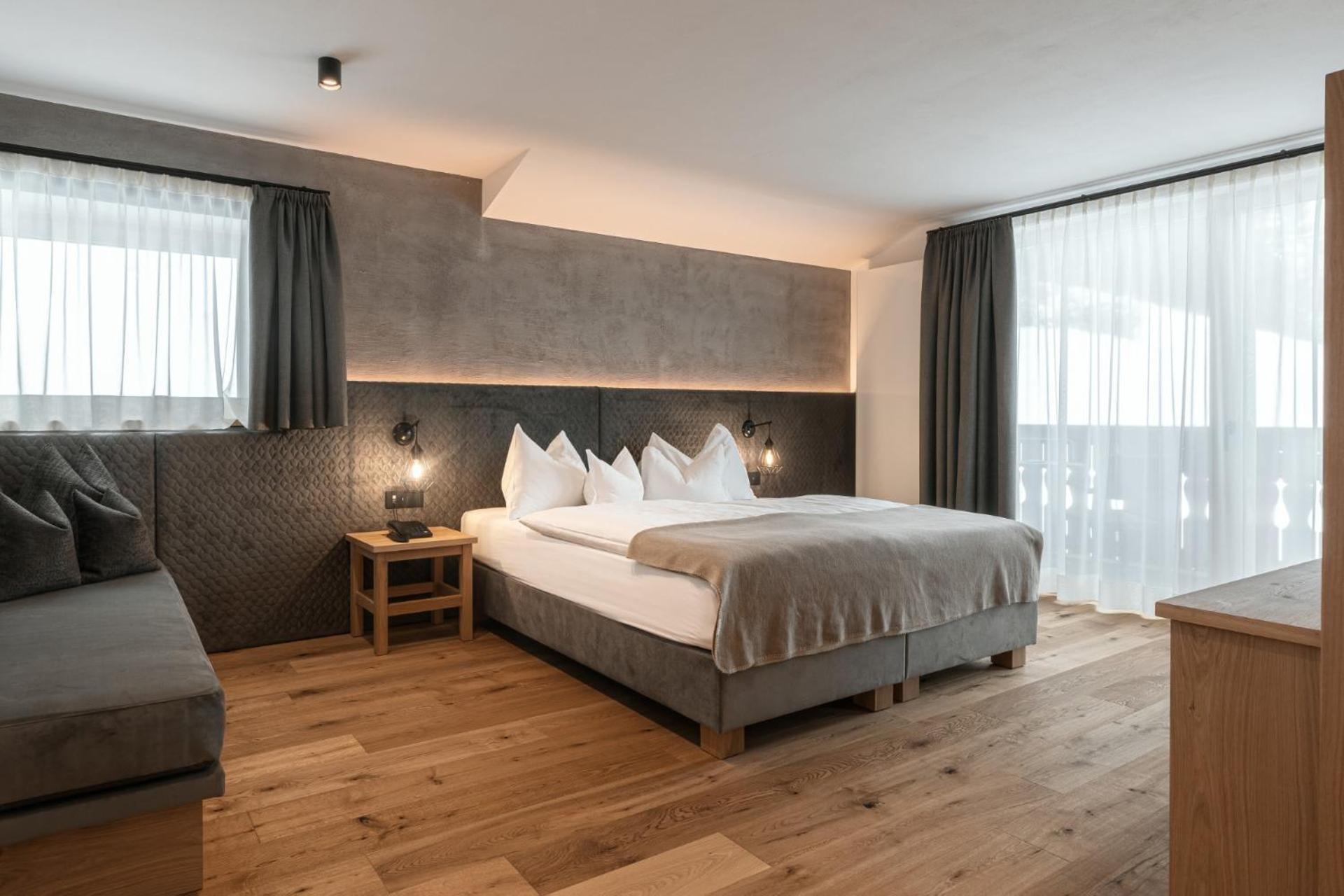 Hotel Niblea Dolomites オルティゼーイ エクステリア 写真